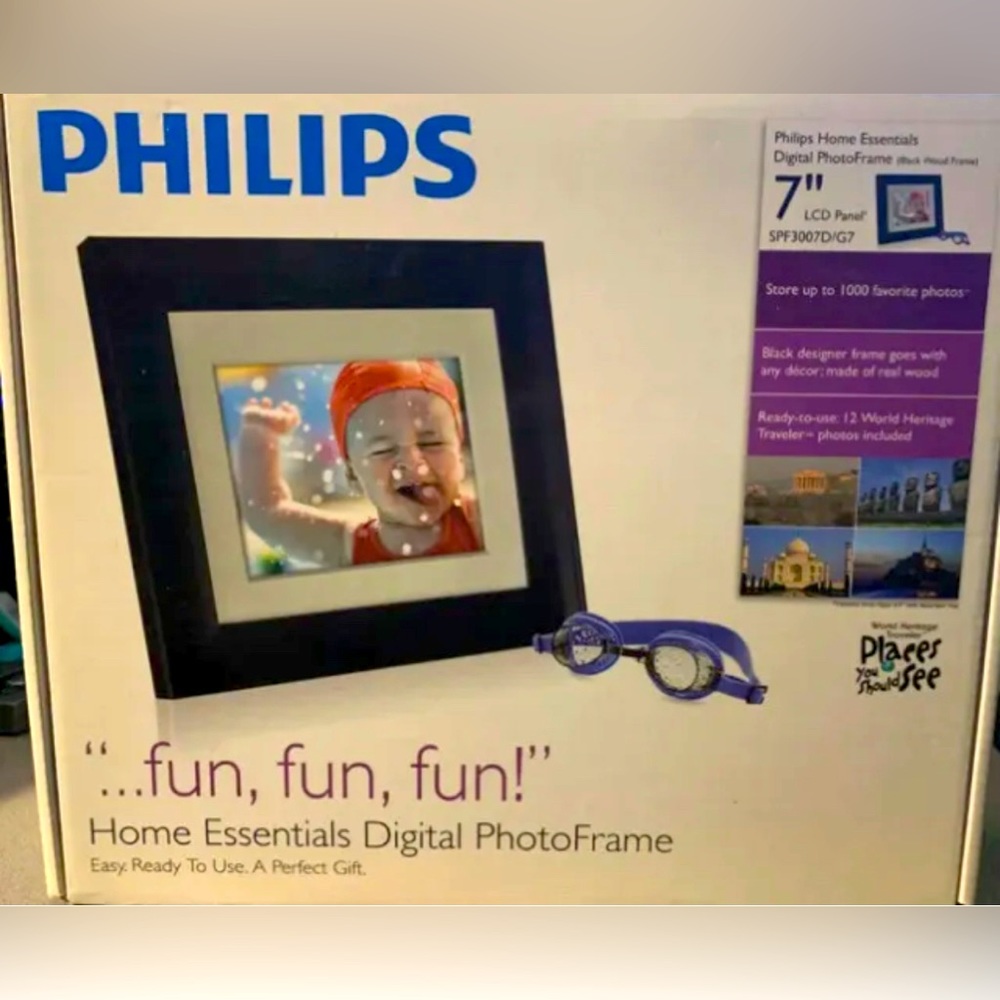 Philips Home Essentials Digital LCD Photo Frame 7 Inch Black Frame SPF3007D/G7